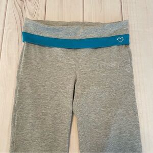 Y2K Gap Foldover Skinny Yoga Capri Leggings Girls Size M Gray Rhinestone Heart
